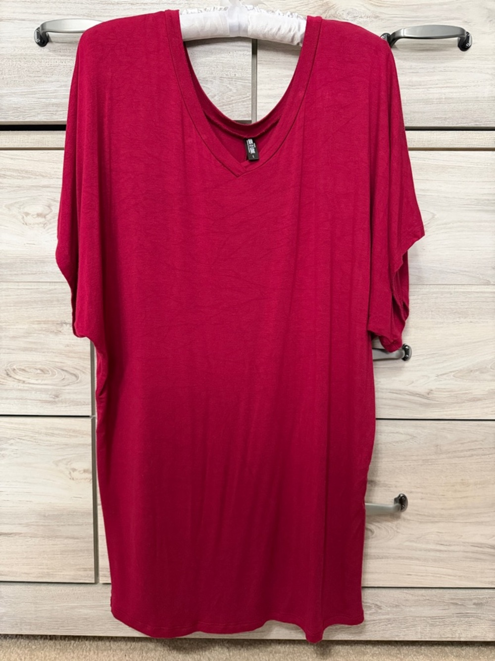 Women's V-Neck Tunic Top in Raspberry